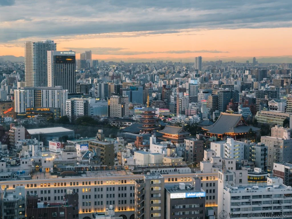 Vistas de Tokio desde el mirador de la cerveza Asahi en Asakusa