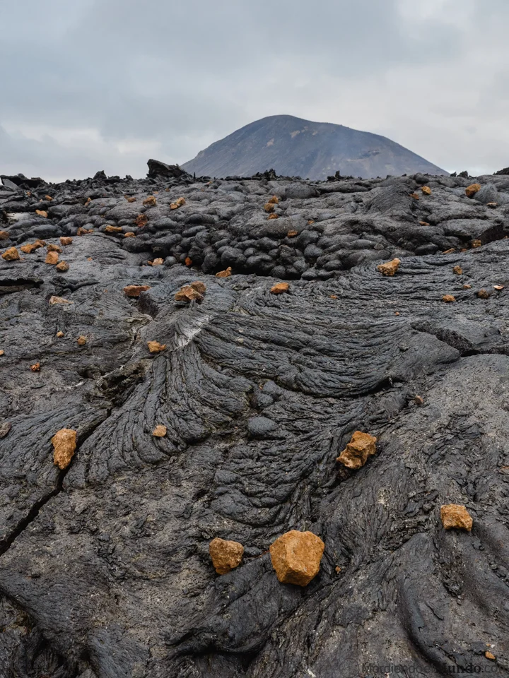 Mar de lava en el volcán islandés Geldingadalir 